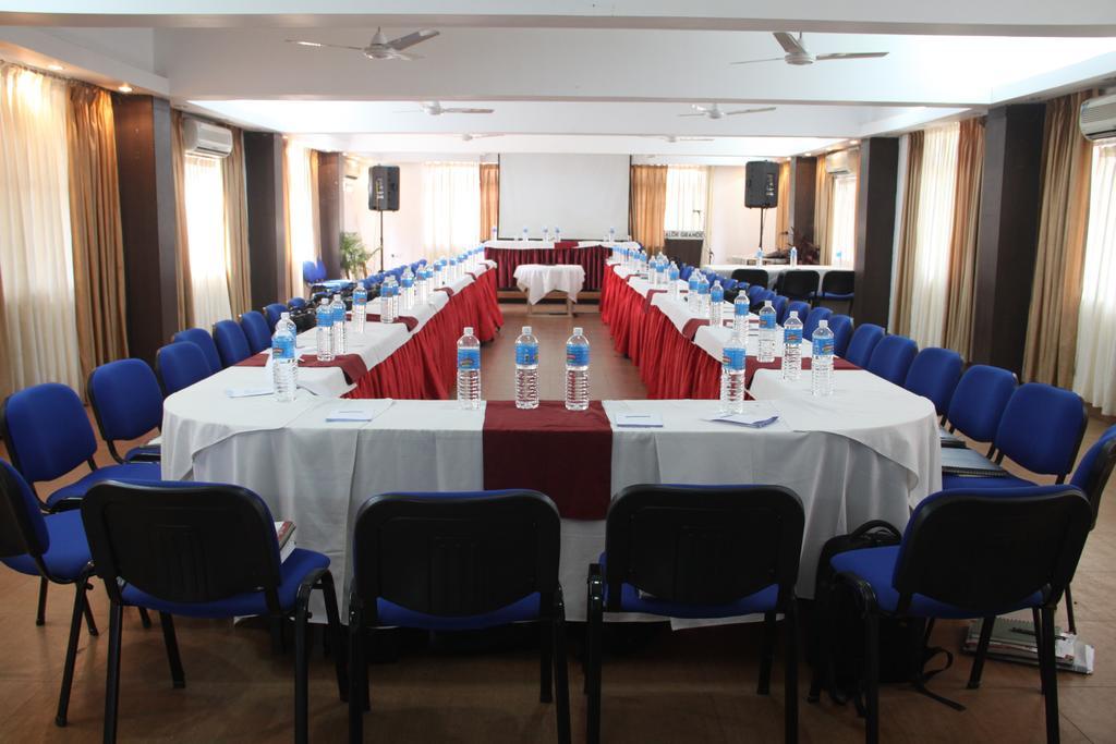 Alor Grande Holiday Resort Candolim Eksteriør bilde